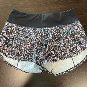 Lululemon Speed Up Short Floral Spritz Milti/Black 6 Tall/4”
